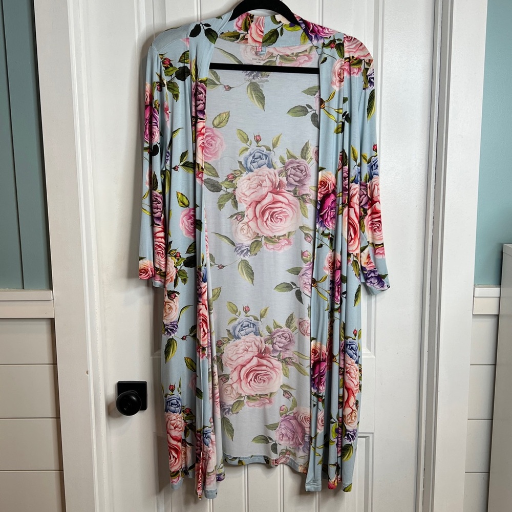 Posh Peanut Country Rose Bamboo Maternity Nursing Robe. Size Large.‎ No Belt.